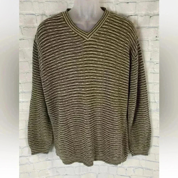 Vintage TAG Sport Men’s size L Green Woven Knit V Neck Pullover Sweater USA - Picture 1 of 11
